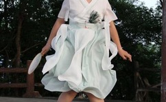 一个男孩子顶哭另一个男孩子视频